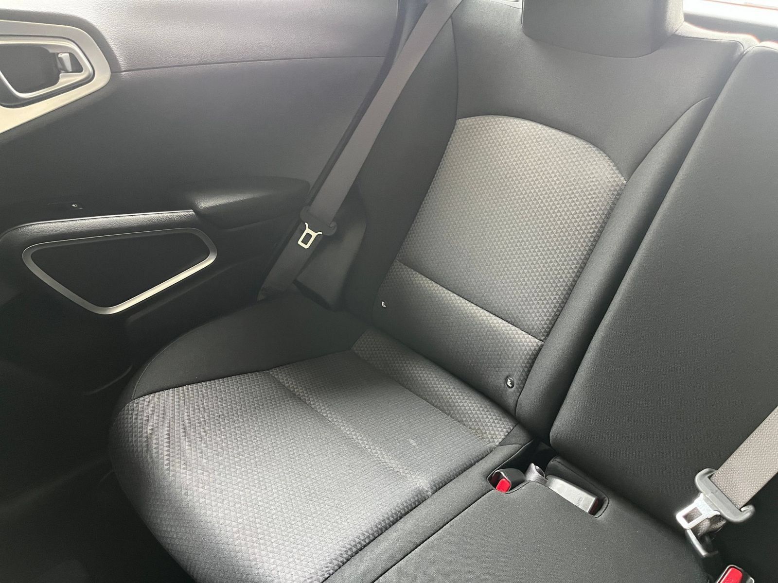 Used 2025 Kia Soul LX w/ LX Technology Package FWD image 39