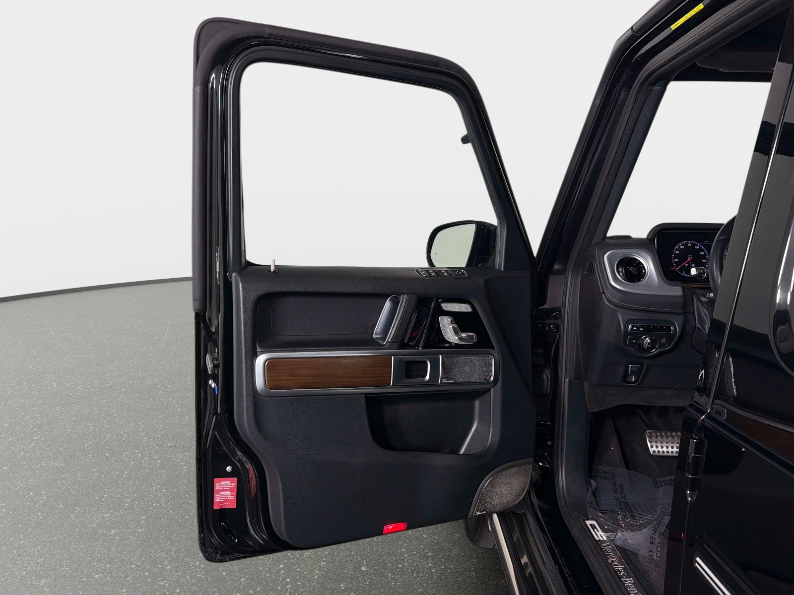 Used 2024 Mercedes-Benz G 550 image 35