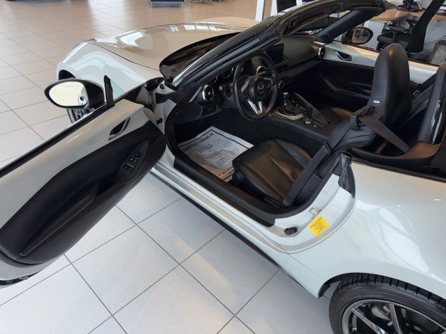 Used 2019 MAZDA MX-5 Miata Grand Touring RWD image 12