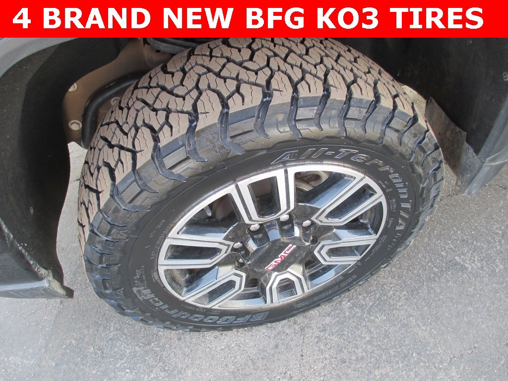 Used 2023 GMC Sierra 2500 AT4 w/ AT4 Preferred Package image 4