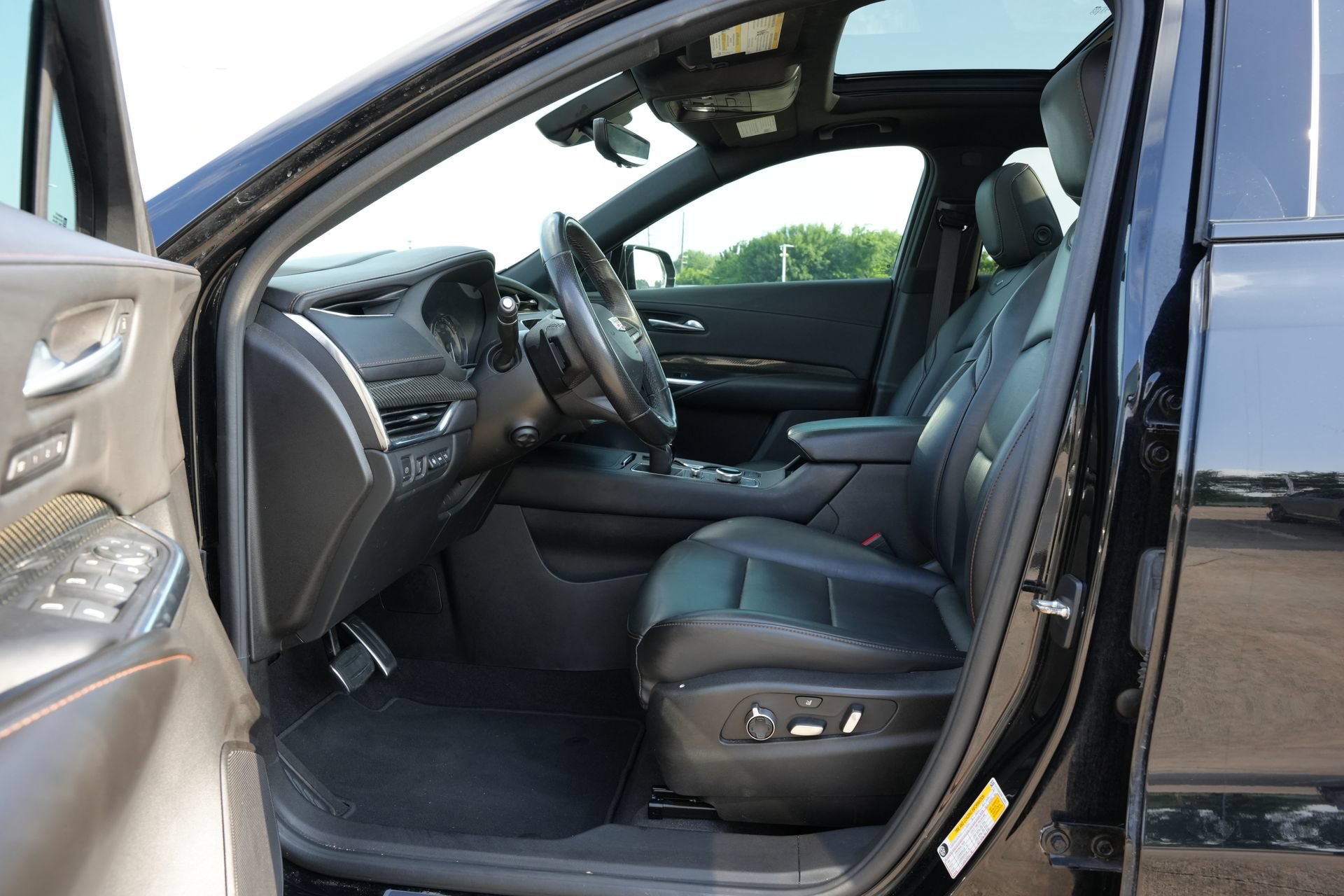 Used 2022 Cadillac XT4 Sport FWD image 16