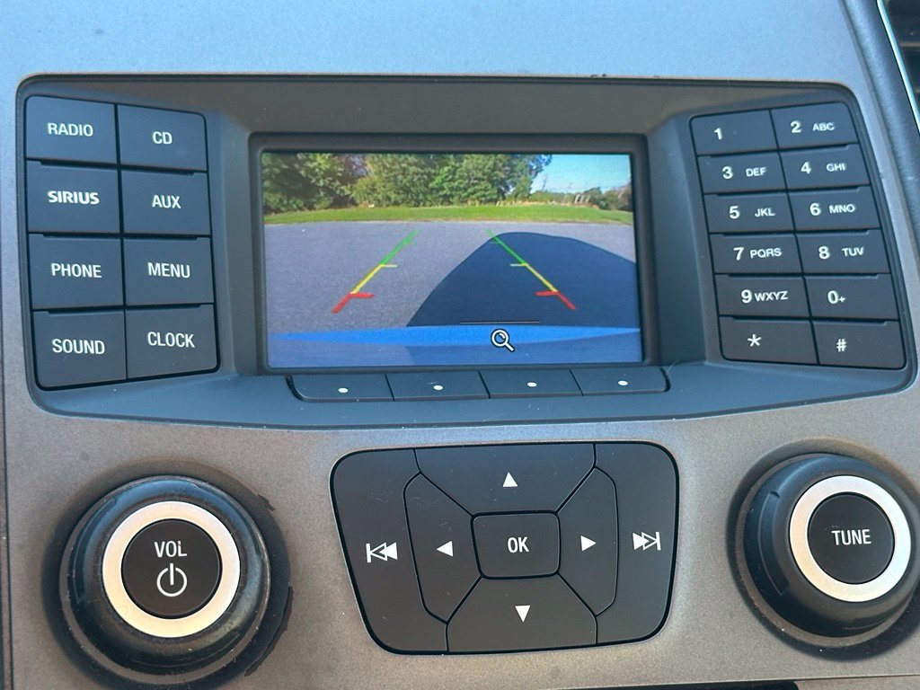 Used 2018 Ford Taurus SE FWD image 5