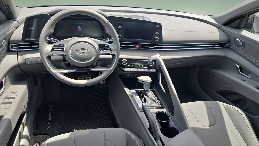 Certified 2026 Hyundai Elantra Sport FWD image 18