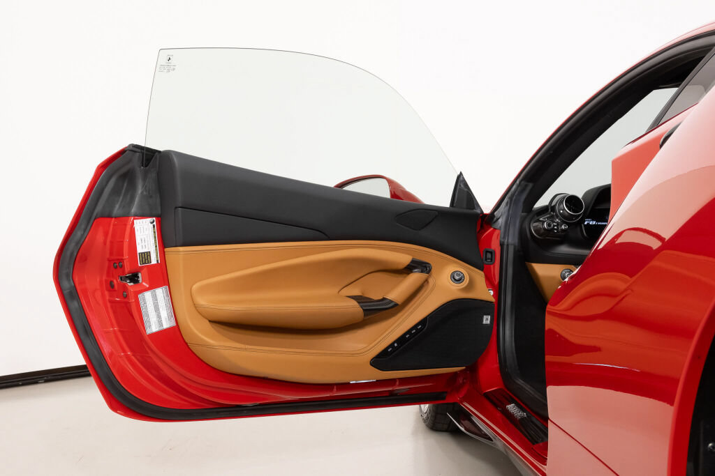 Certified 2022 Ferrari F8 Tributo RWD image 31