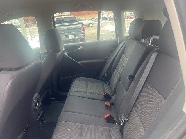 Used 2018 Volkswagen Tiguan Limited w/ Premium Package image 8