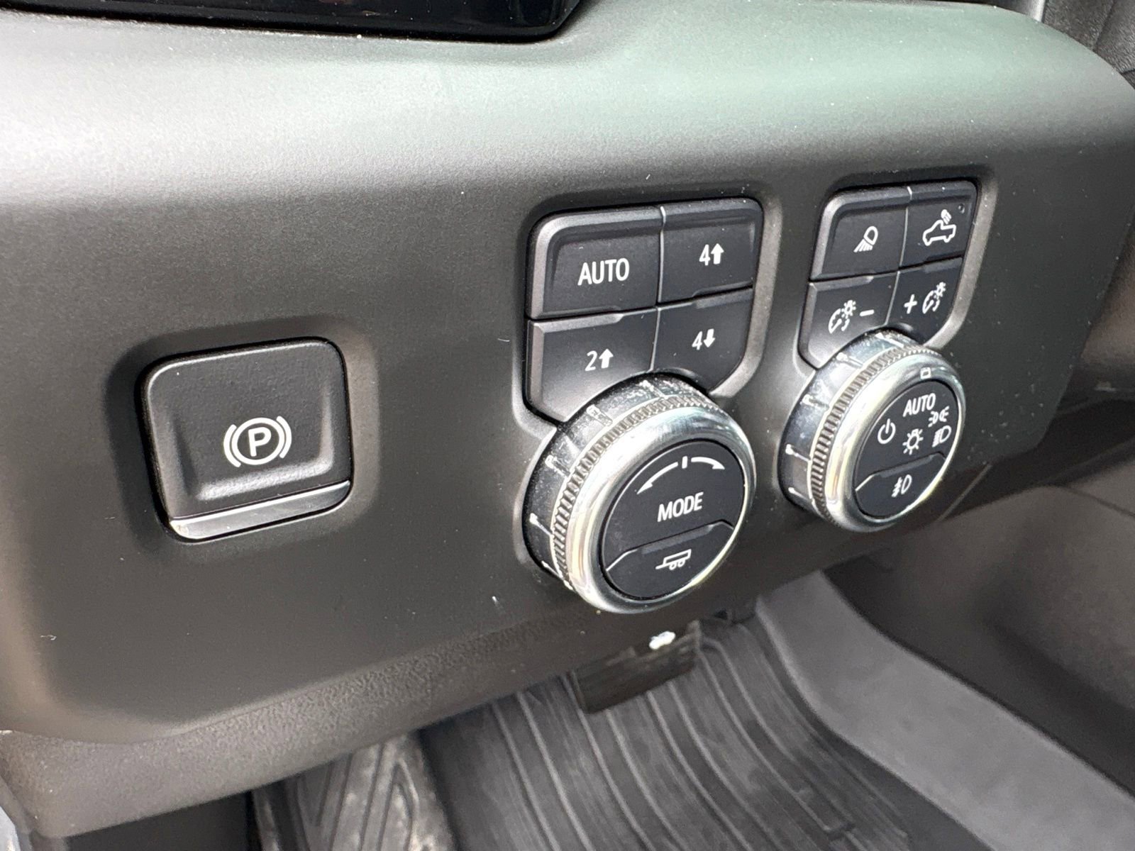 Used 2024 GMC Sierra 1500 Denali w/ Denali Reserve Package AWD/4WD image 16