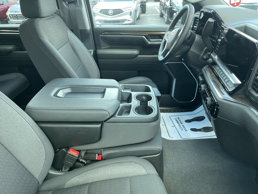 Used 2025 Chevrolet Silverado 2500 LT w/ Convenience Package AWD/4WD image 12