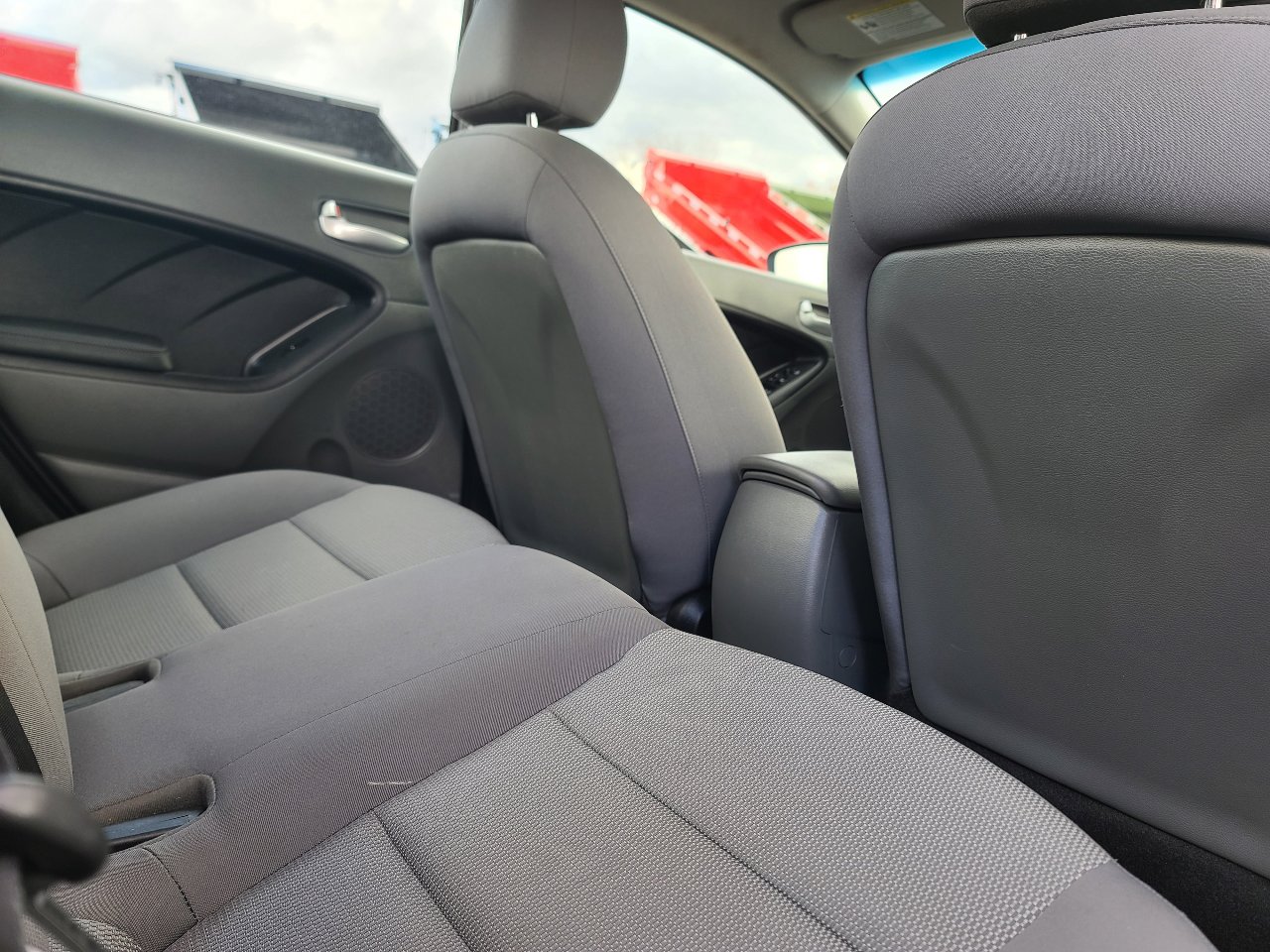 Used 2018 Kia Forte LX w/ LX Rear Camera Package image 11