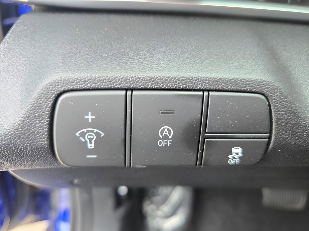 Used 2025 Hyundai Elantra SE w/ Cargo Package image 8