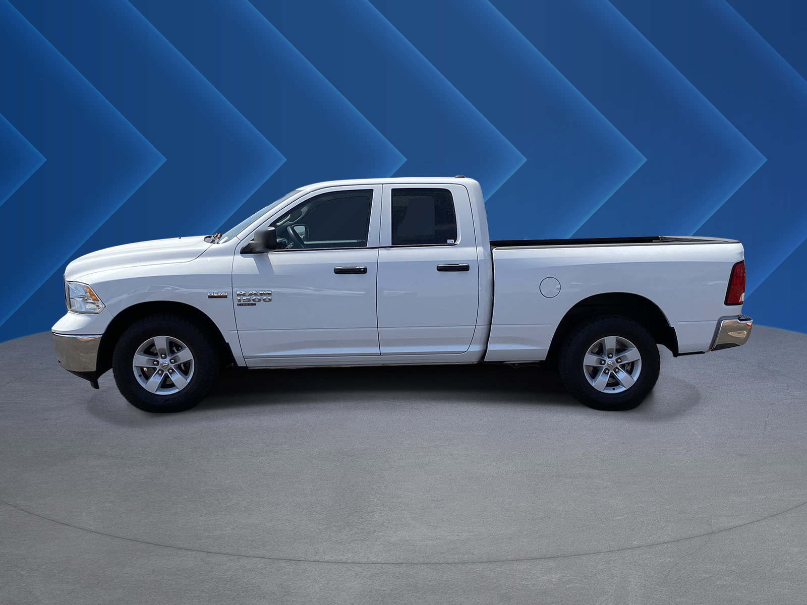 Used 2022 RAM 1500 Classic SLT RWD image 6