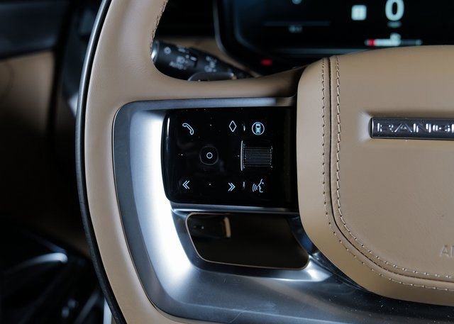 New 2025 Land Rover Range Rover Long Wheelbase SE image 17