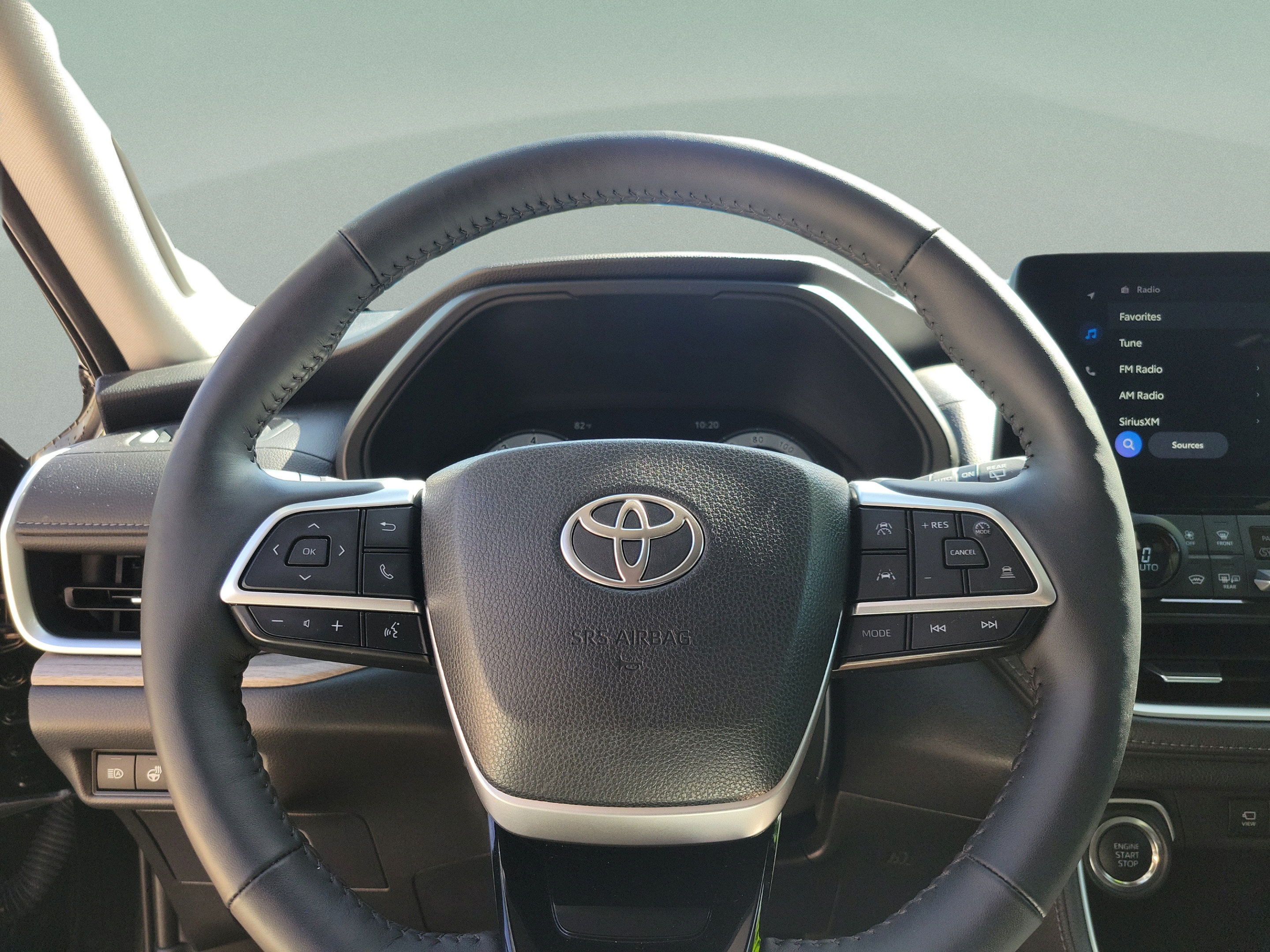 Certified 2025 Toyota Grand Highlander AWD image 12