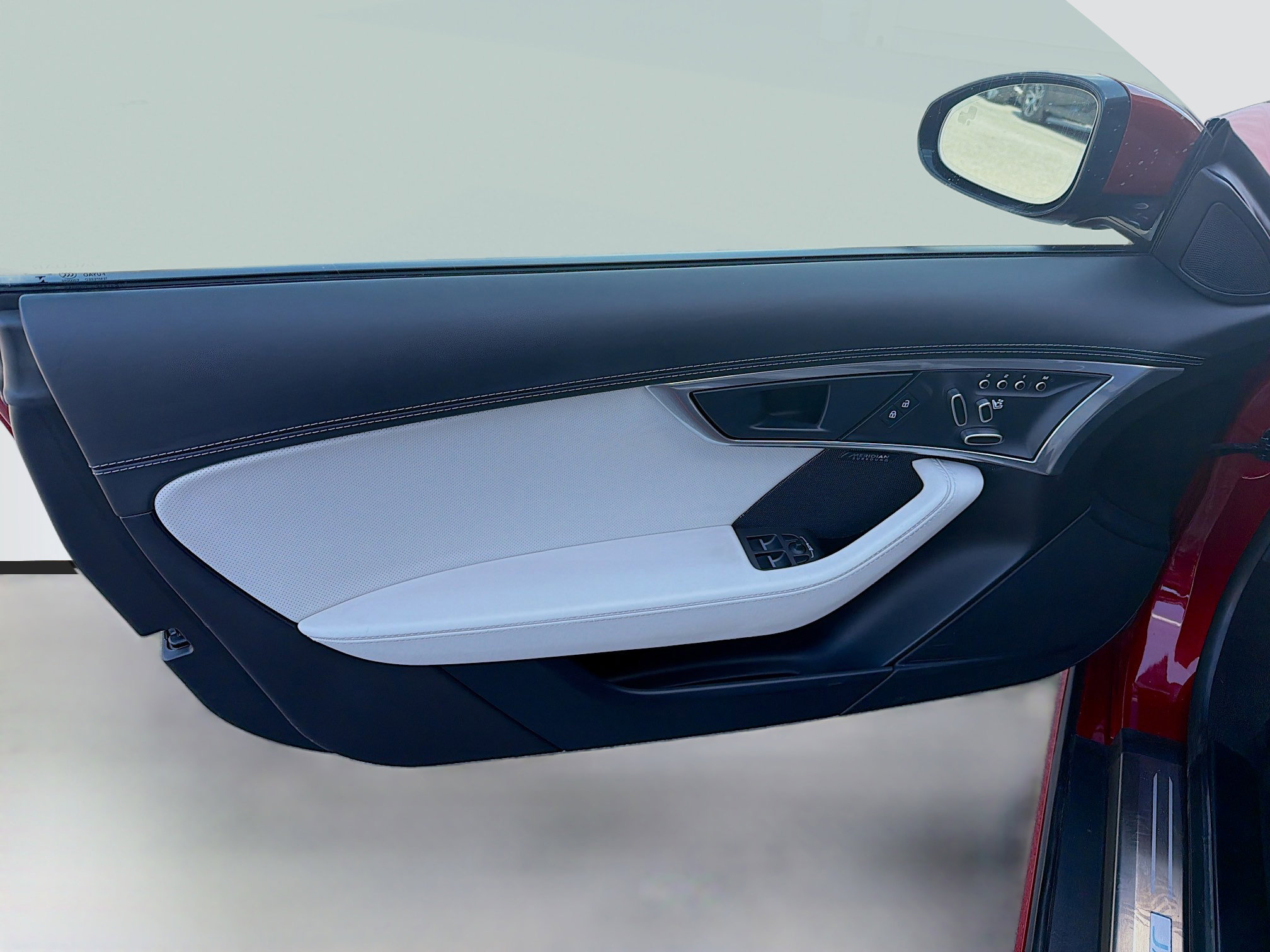 Used 2023 Jaguar F-TYPE Convertible image 19