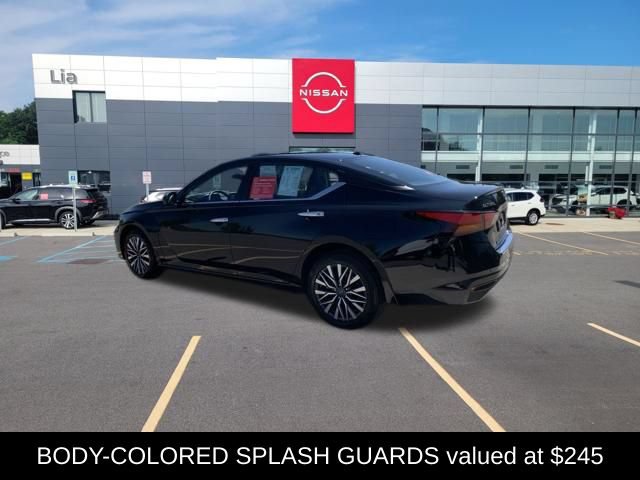 Certified 2023 Nissan Altima 2.5 SV AWD/4WD image 3