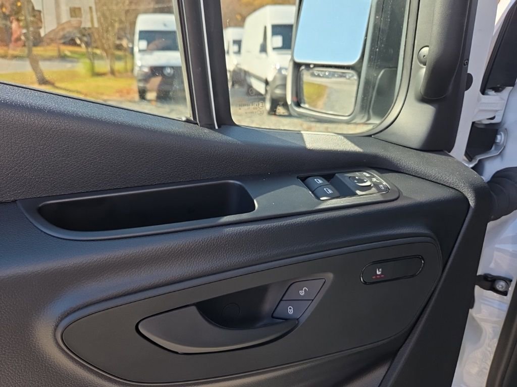 Used 2025 Mercedes-Benz Sprinter 2500 image 21