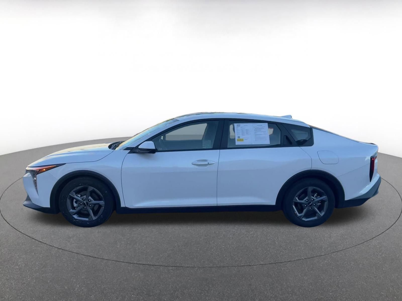 Used 2025 Kia K4 LXS image 9