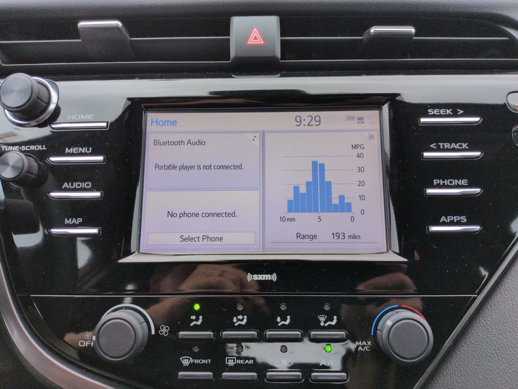 Used 2020 Toyota Camry LE FWD image 19