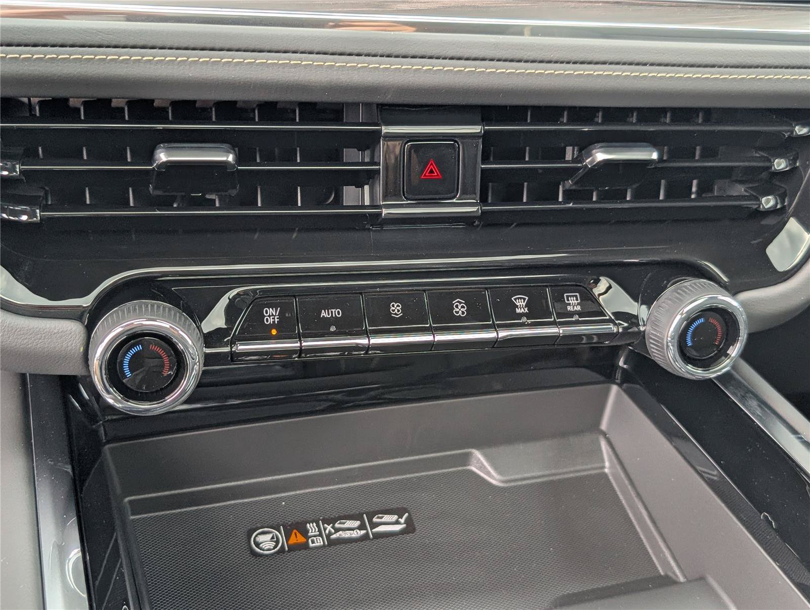 New 2026 Chevrolet Suburban Premier AWD/4WD image 27