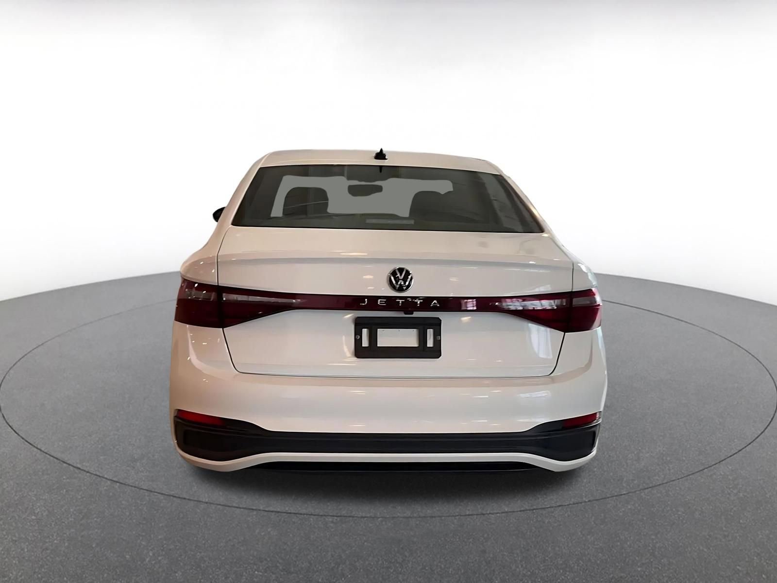 Used 2025 Volkswagen Jetta Sport image 12