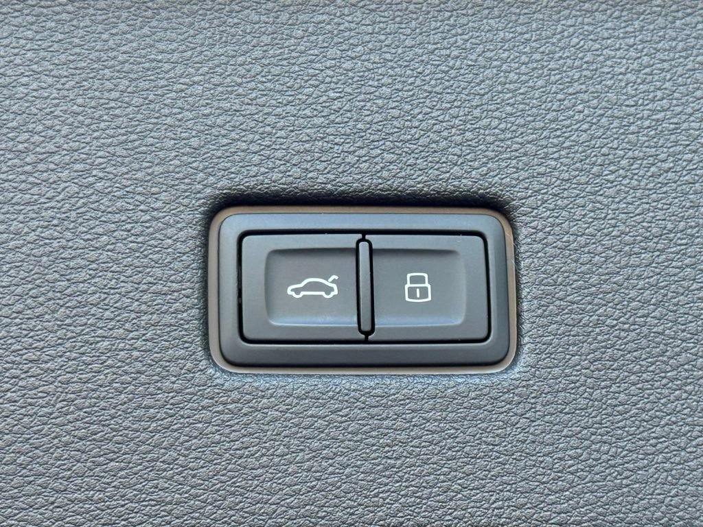 Used 2022 Audi SQ8 Prestige w/ Prestige Package image 64