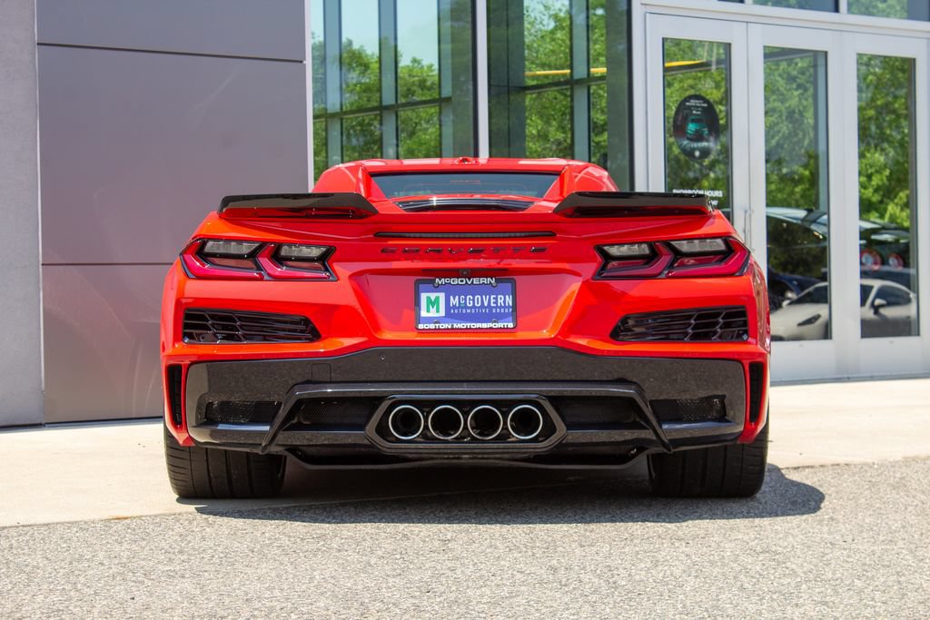 Used 2025 Chevrolet Corvette Z06 RWD image 9