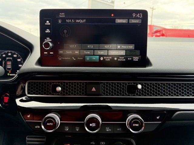 Used 2024 Honda Civic Sport Touring image 4