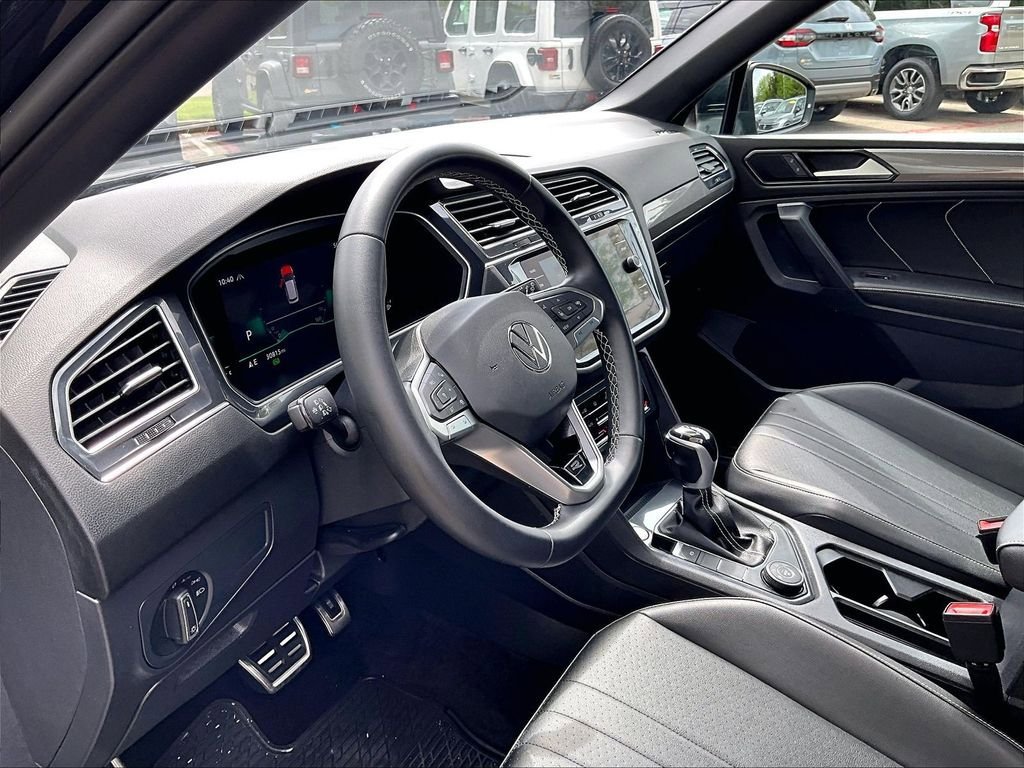 Used 2023 Volkswagen Tiguan SE R-Line AWD/4WD image 8