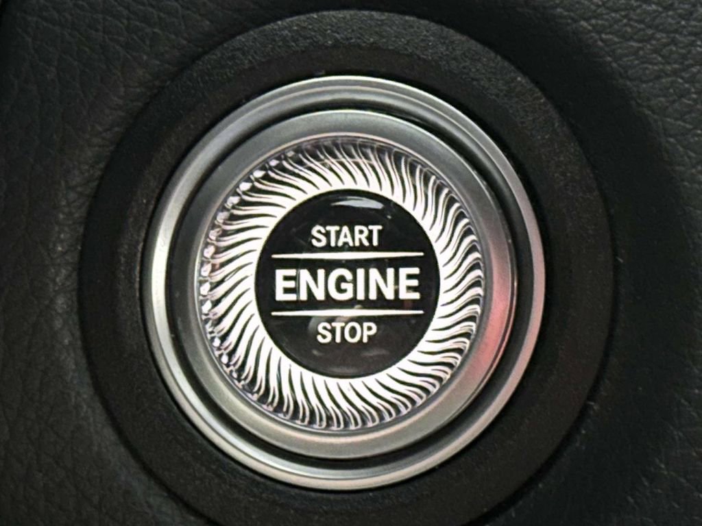 Used 2022 Mercedes-Benz GLC 300 4MATIC image 22