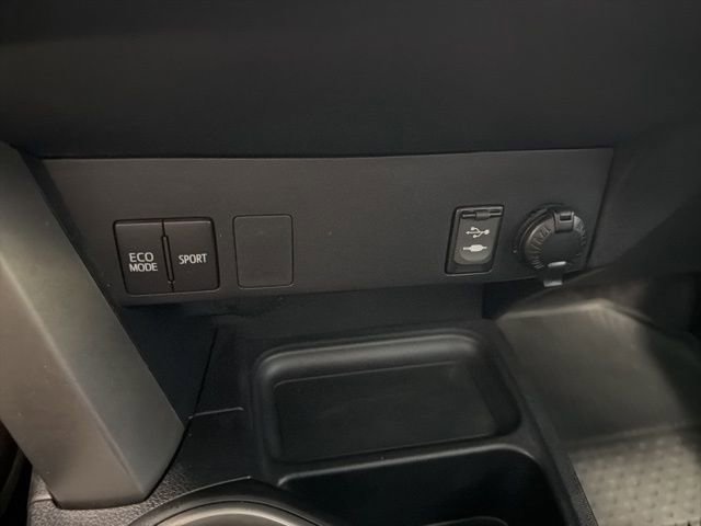 Used 2018 Toyota RAV4 LE w/ All Weather Liner Package image 22