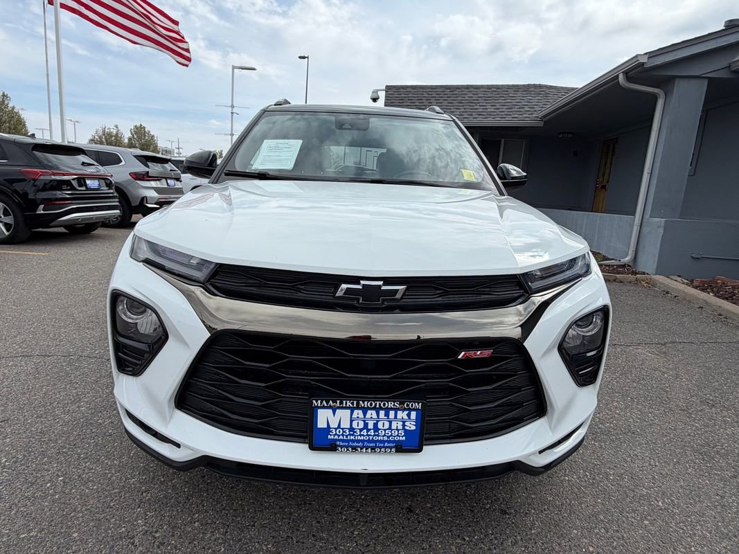 Used 2022 Chevrolet TrailBlazer RS w/ Technology Package image 2