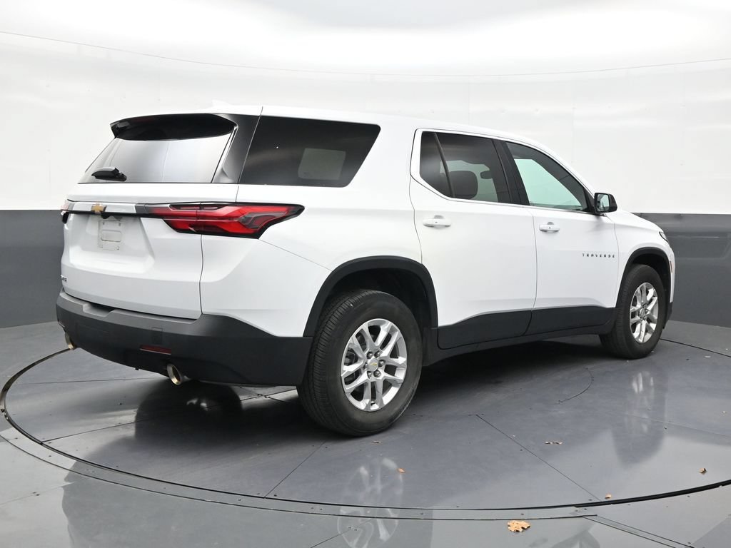 Used 2023 Chevrolet Traverse LS FWD image 5