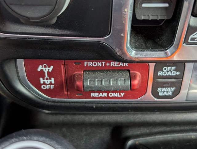 Used 2024 Jeep Gladiator Rubicon w/ Safety Group AWD/4WD image 19