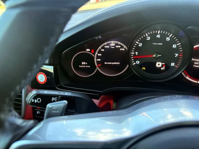 Used 2022 Porsche Cayenne AWD/4WD image 30