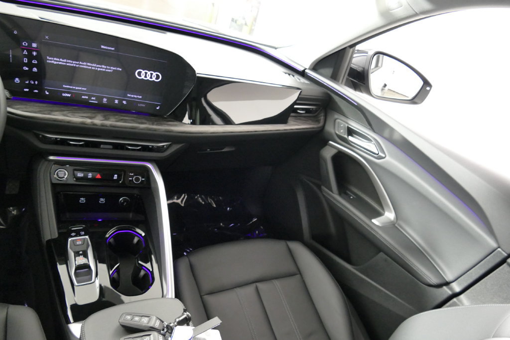 Certified 2025 Audi Q5 Premium w/ Convenience Package AWD/4WD image 27
