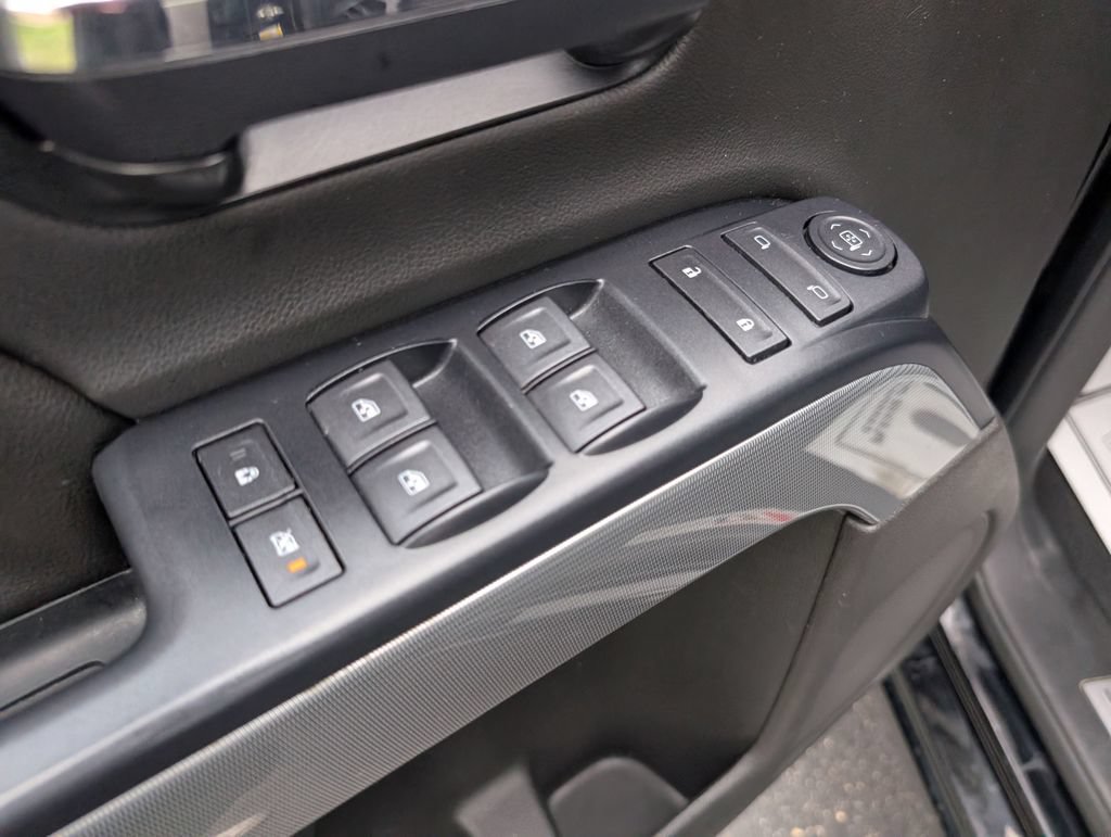 Used 2018 Chevrolet Silverado 1500 LT w/ All Star Edition AWD/4WD image 16