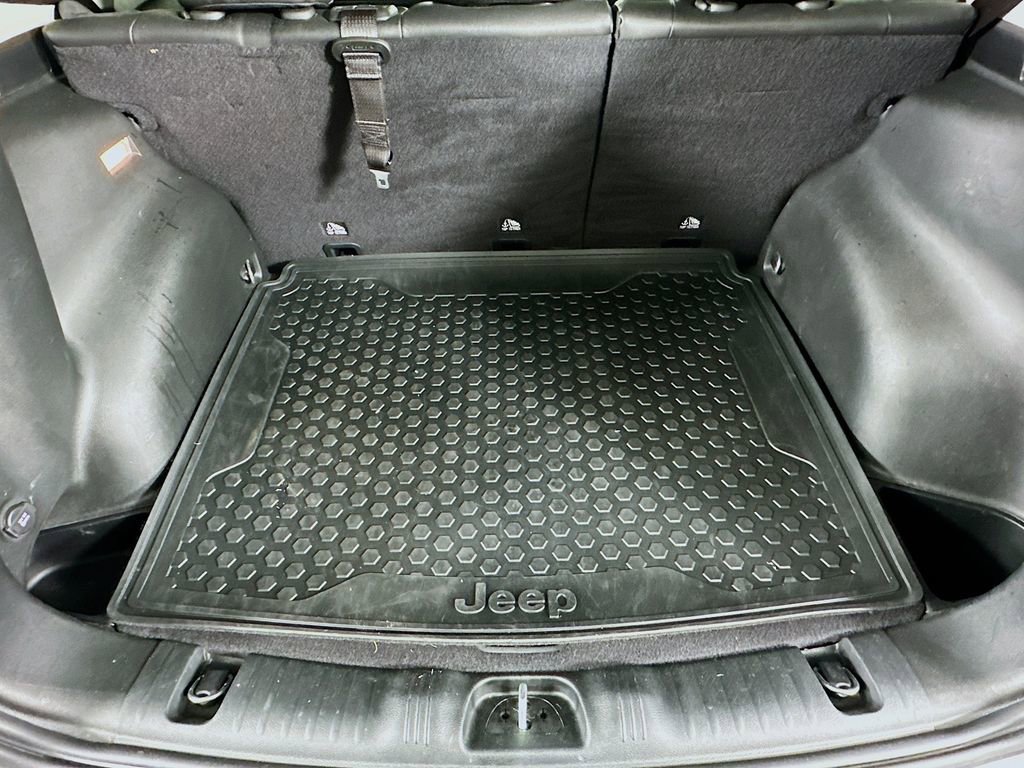 Certified 2022 Jeep Compass Latitude w/ Convenience Group image 36