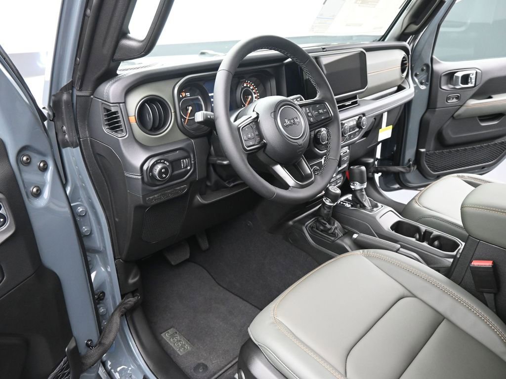New 2025 Jeep Gladiator Mojave w/ Safety Group image 9