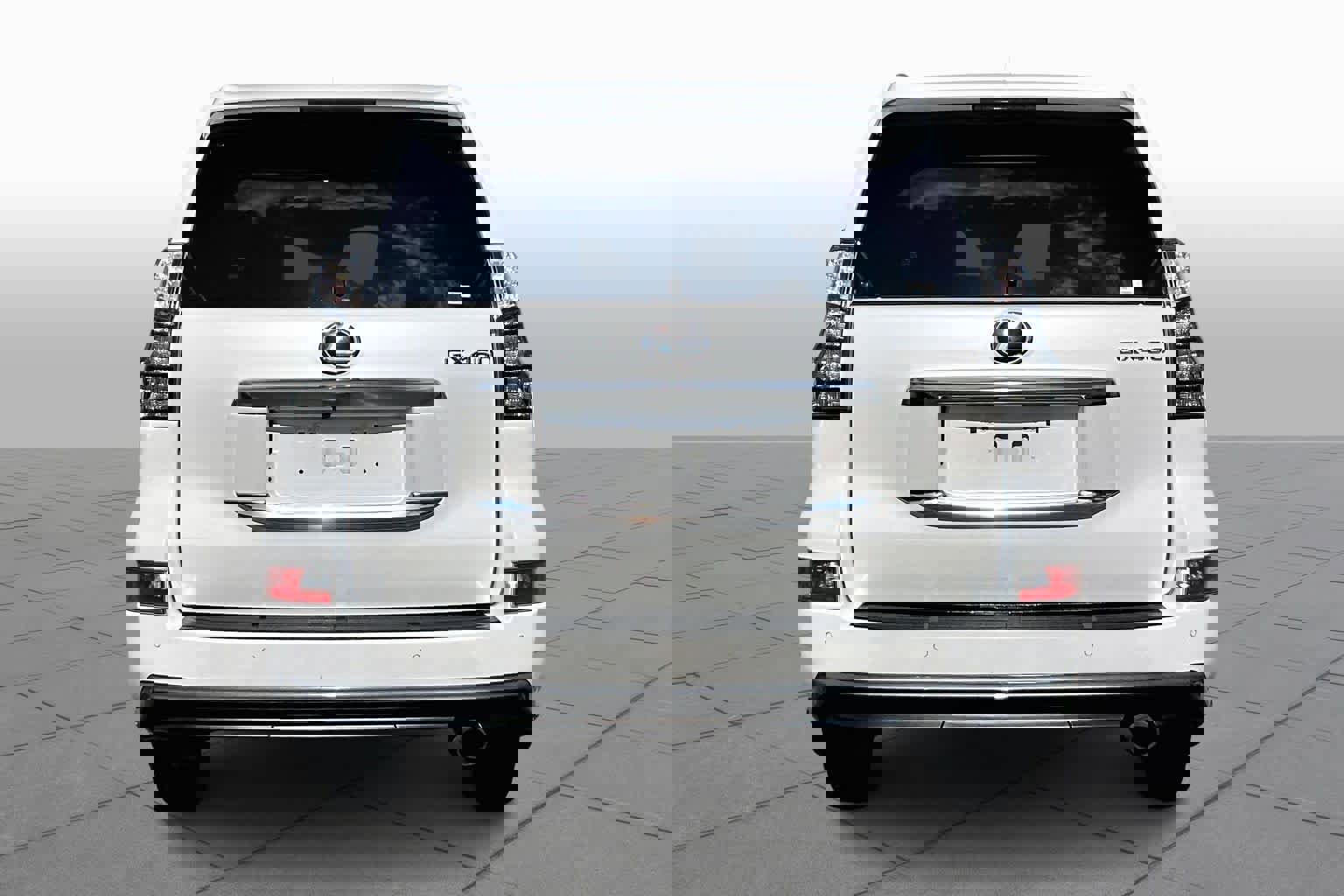 Used 2023 Lexus GX 460 Luxury w/ Sport Design Package image 5