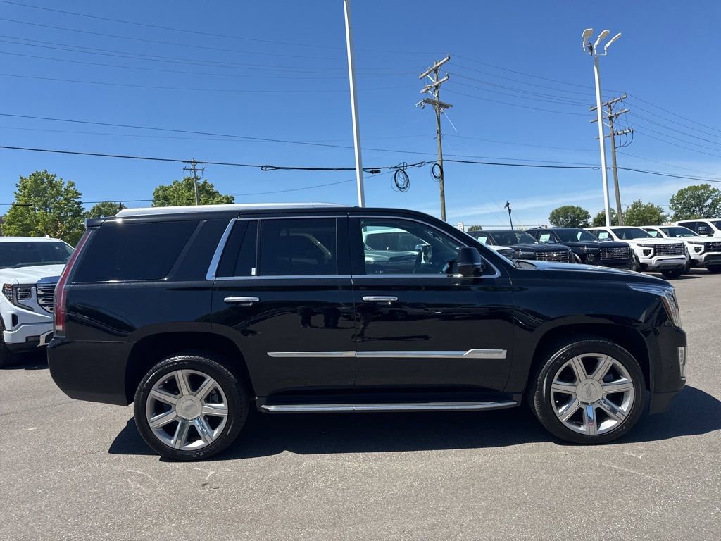 Used 2018 Cadillac Escalade Premium Luxury AWD/4WD image 6