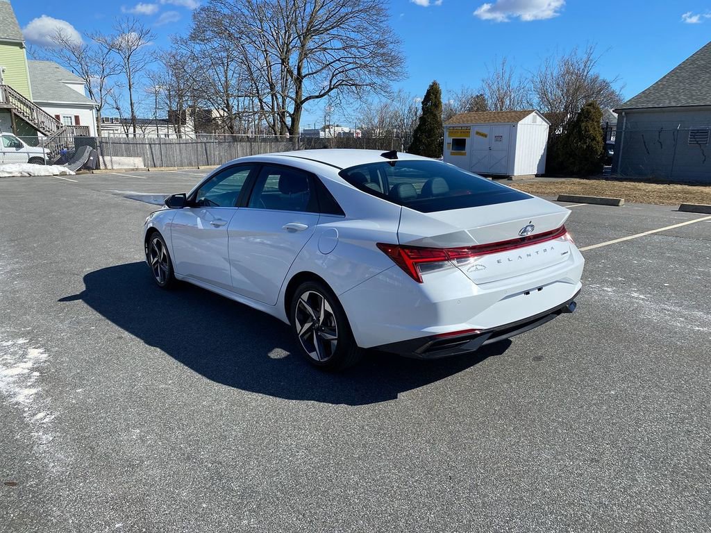 Used 2023 Hyundai Elantra Limited image 8