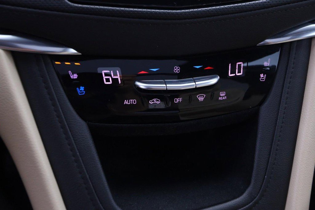 Used 2019 Cadillac XT5 Premium Luxury FWD image 19