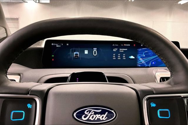 Used 2025 Ford Expedition Active image 28