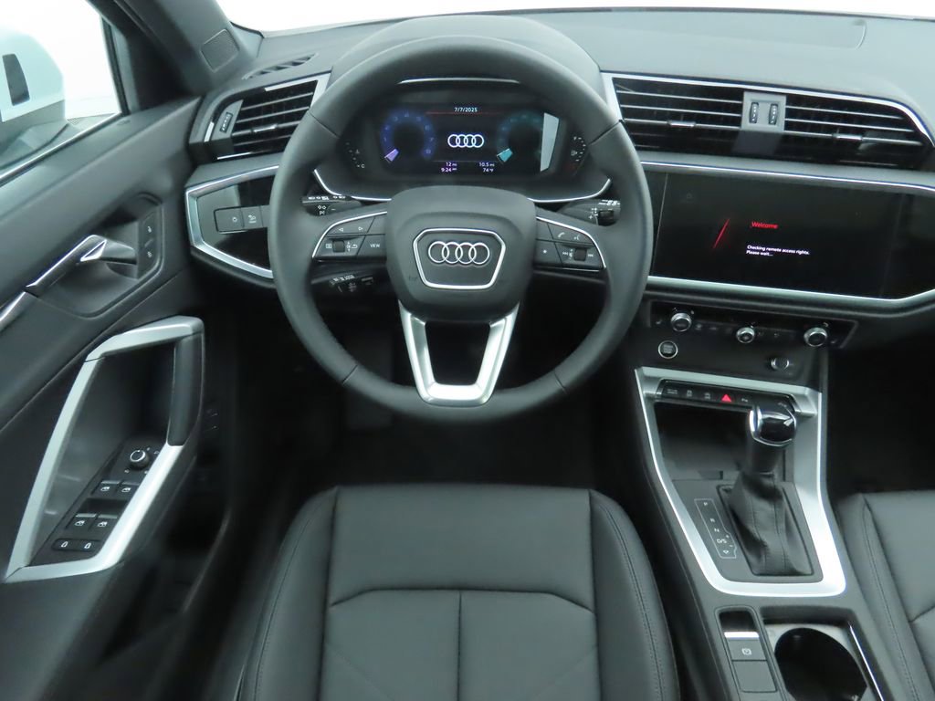 Used 2025 Audi Q3 2.0T Premium w/ Convenience Package image 11