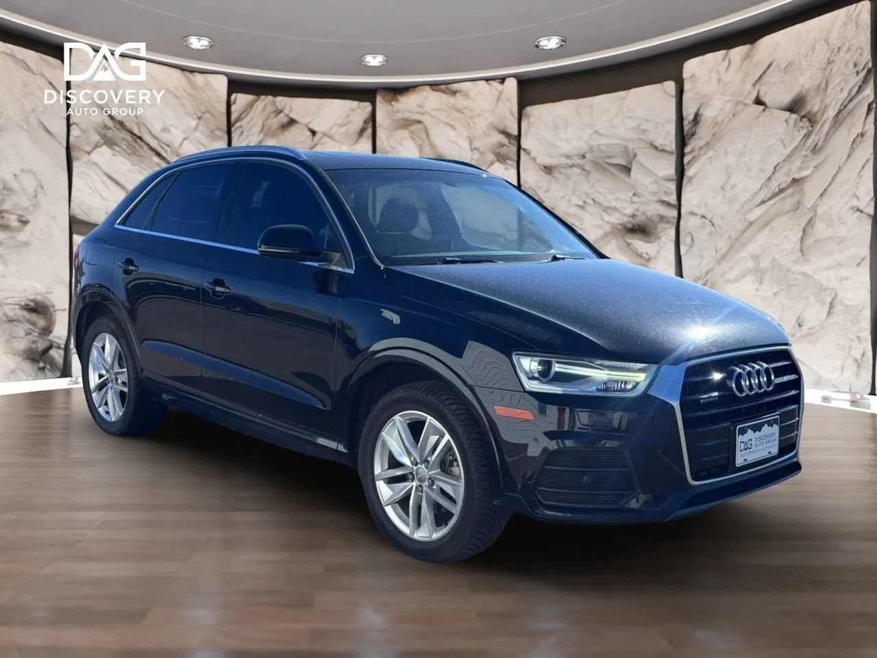 Used 2016 Audi Q3 2.0T Premium Plus w/ Technology Package AWD/4WD image 4