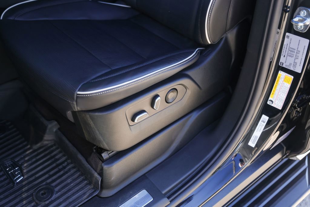 Used 2022 Cadillac Escalade Premium Luxury image 8