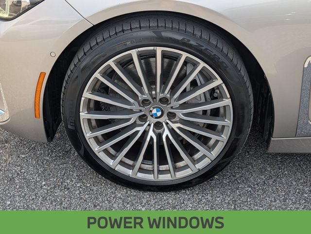 Used 2021 BMW 750i xDrive w/ Executive Package AWD/4WD image 12