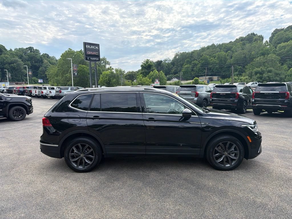 Used 2024 Volkswagen Tiguan Wolfsburg Edition AWD/4WD image 2