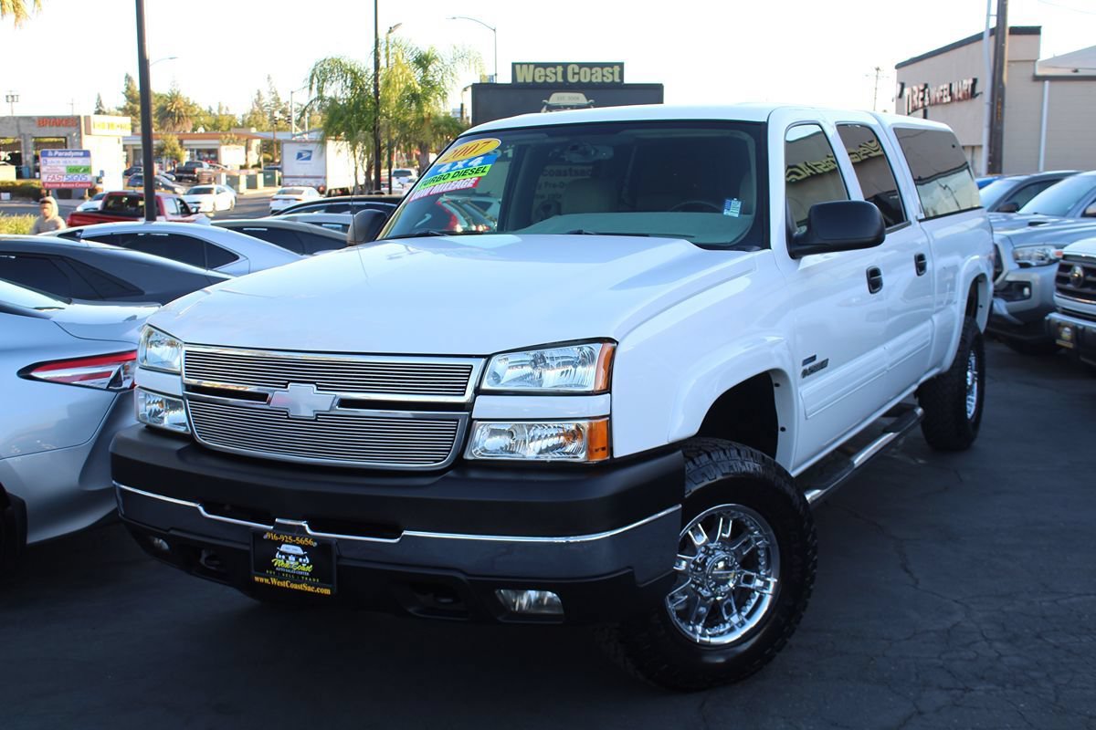 Used 2007 Chevrolet Silverado 2500 LT w/ Heavy-Duty Power Package AWD/4WD image 49