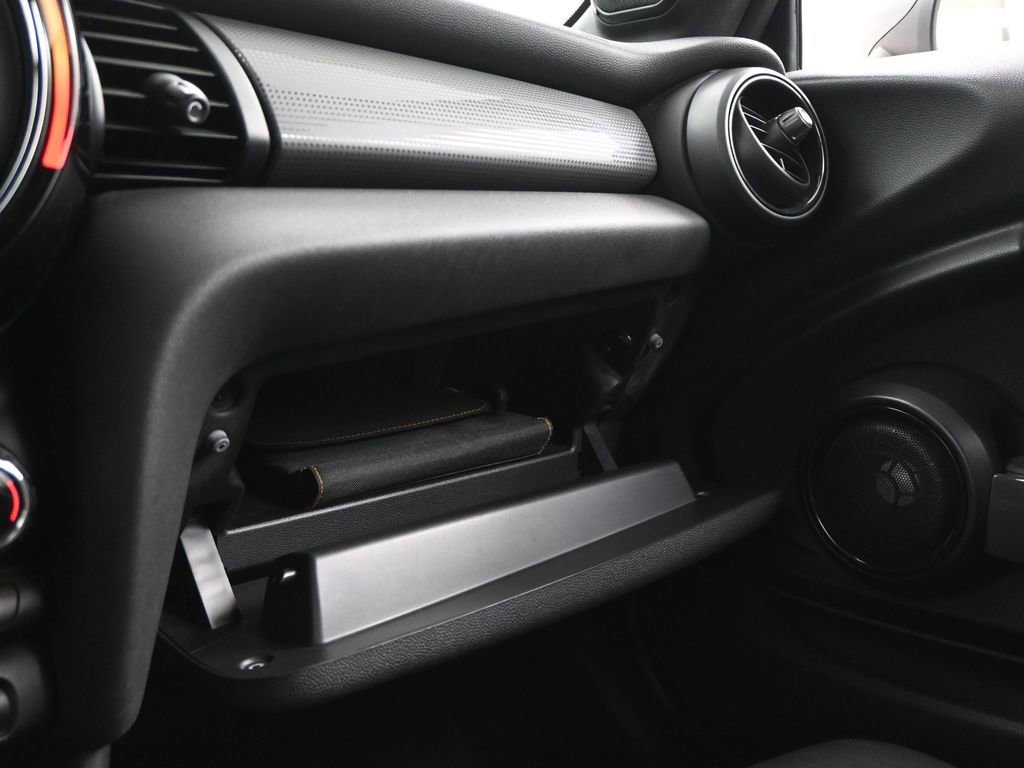 Used 2017 MINI Cooper Convertible image 24