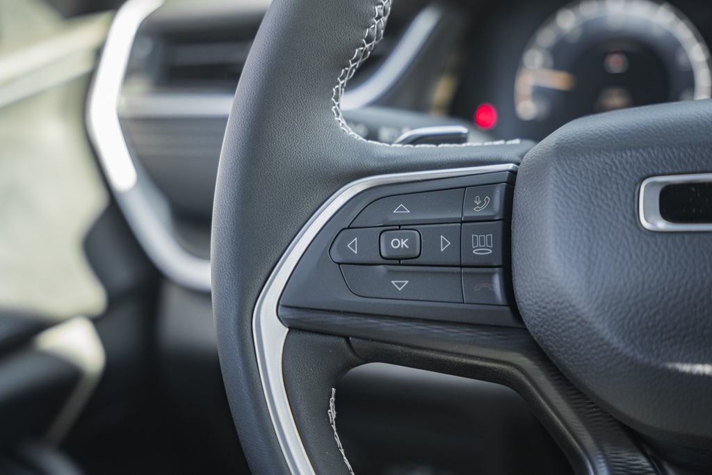 New 2025 Jeep Grand Cherokee Laredo X w/ Luxury Tech Group I image 29